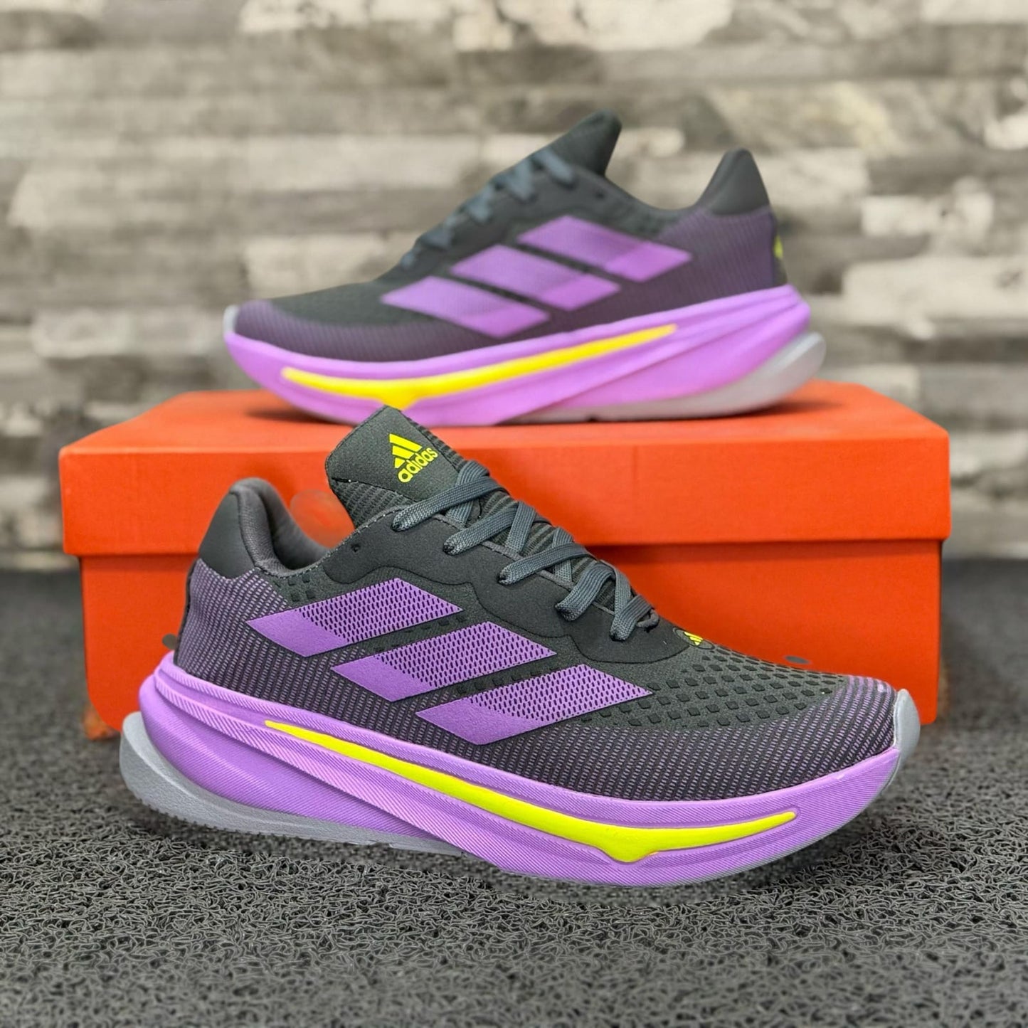 ULTRABOOTS