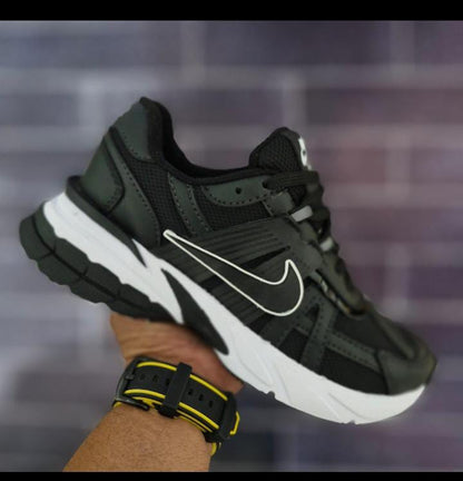 NIKE V2K