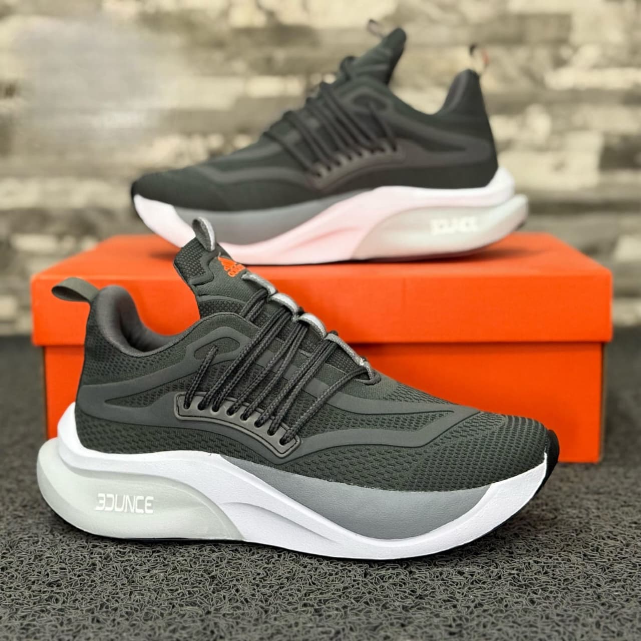ADIDAS V1