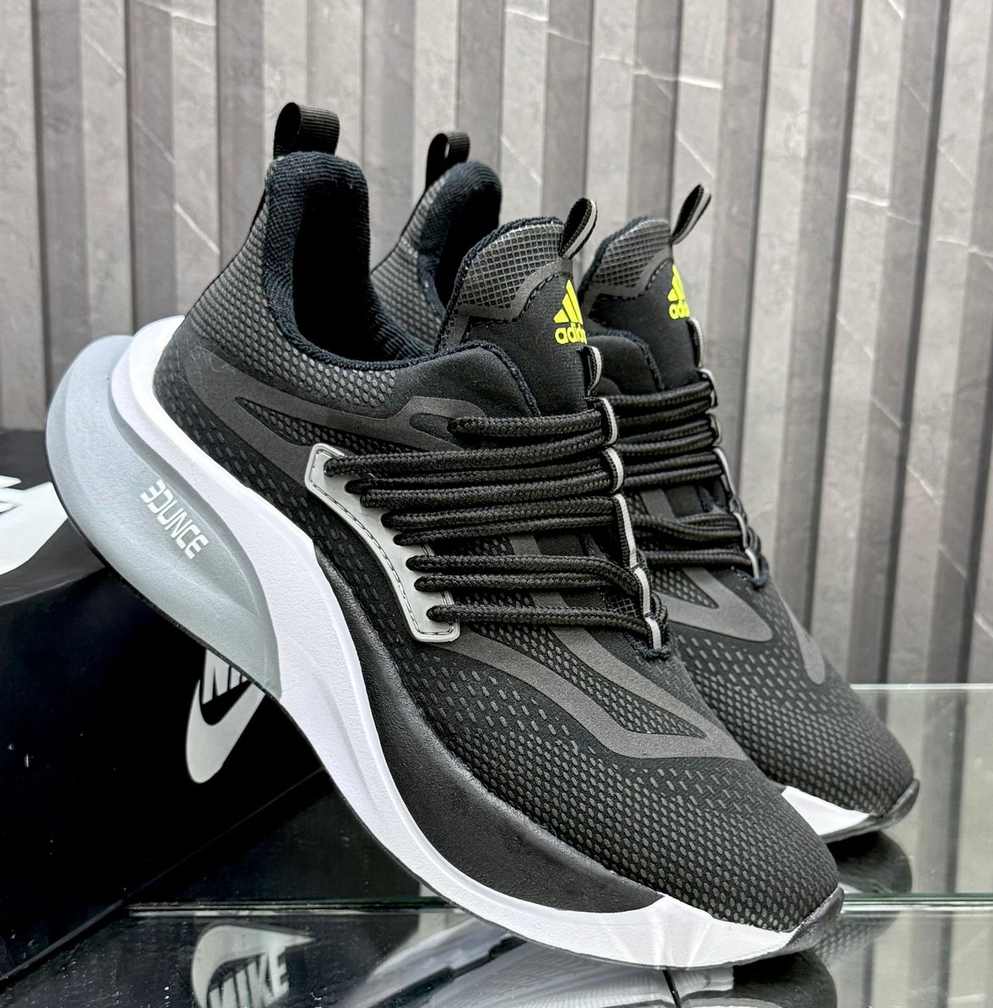 ADIDAS V1