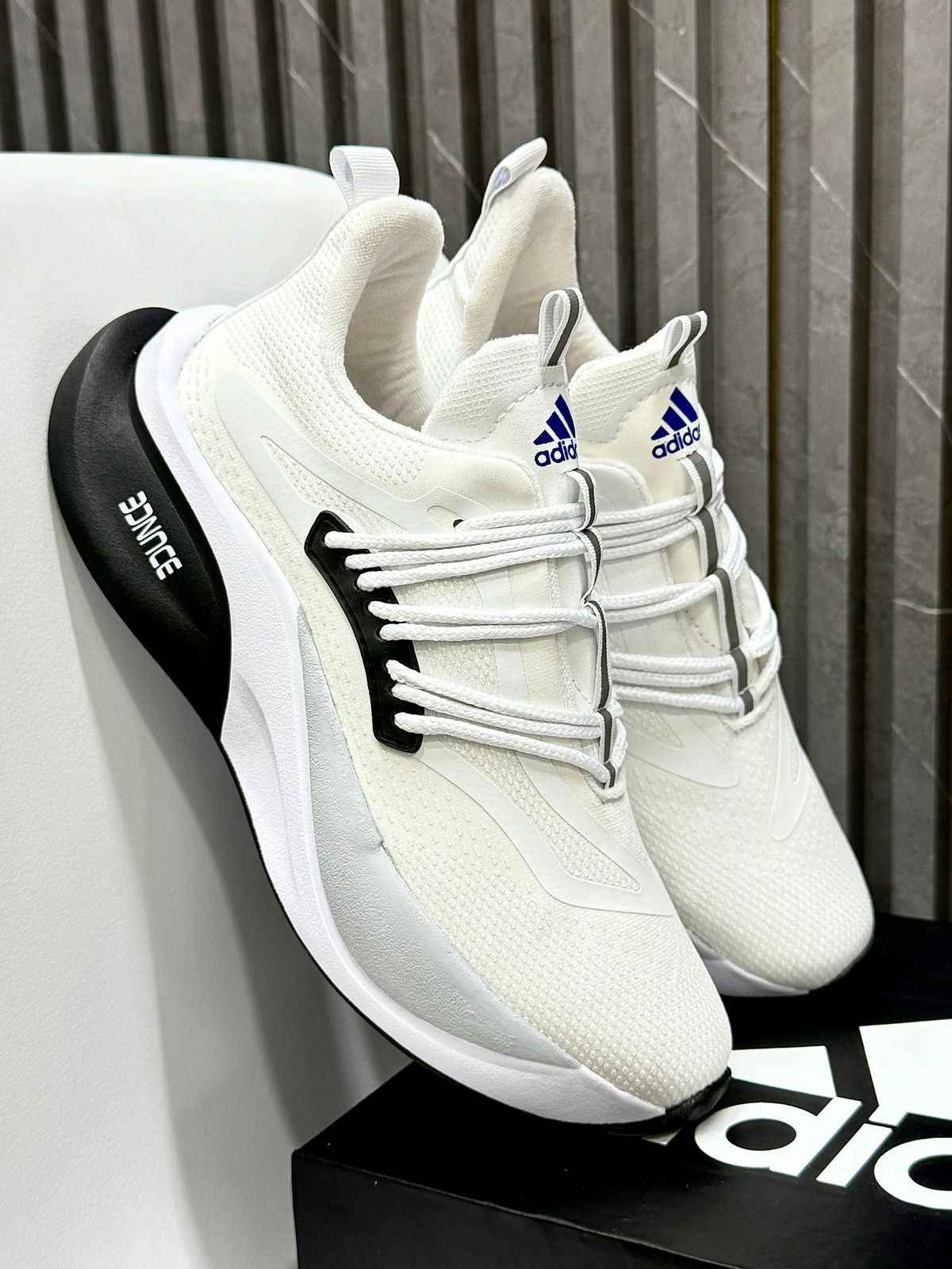ADIDAS V1